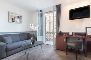 Junior Suite, 1 King Bed, Non Smoking (Twin bed on request;with Sofabed) | Premium bedding, pillowtop beds, in-room safe, desk
