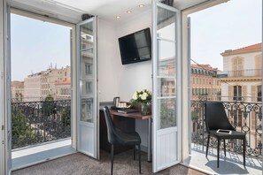 Deluxe Room, Multiple Beds, Non Smoking (Twin bed on request)