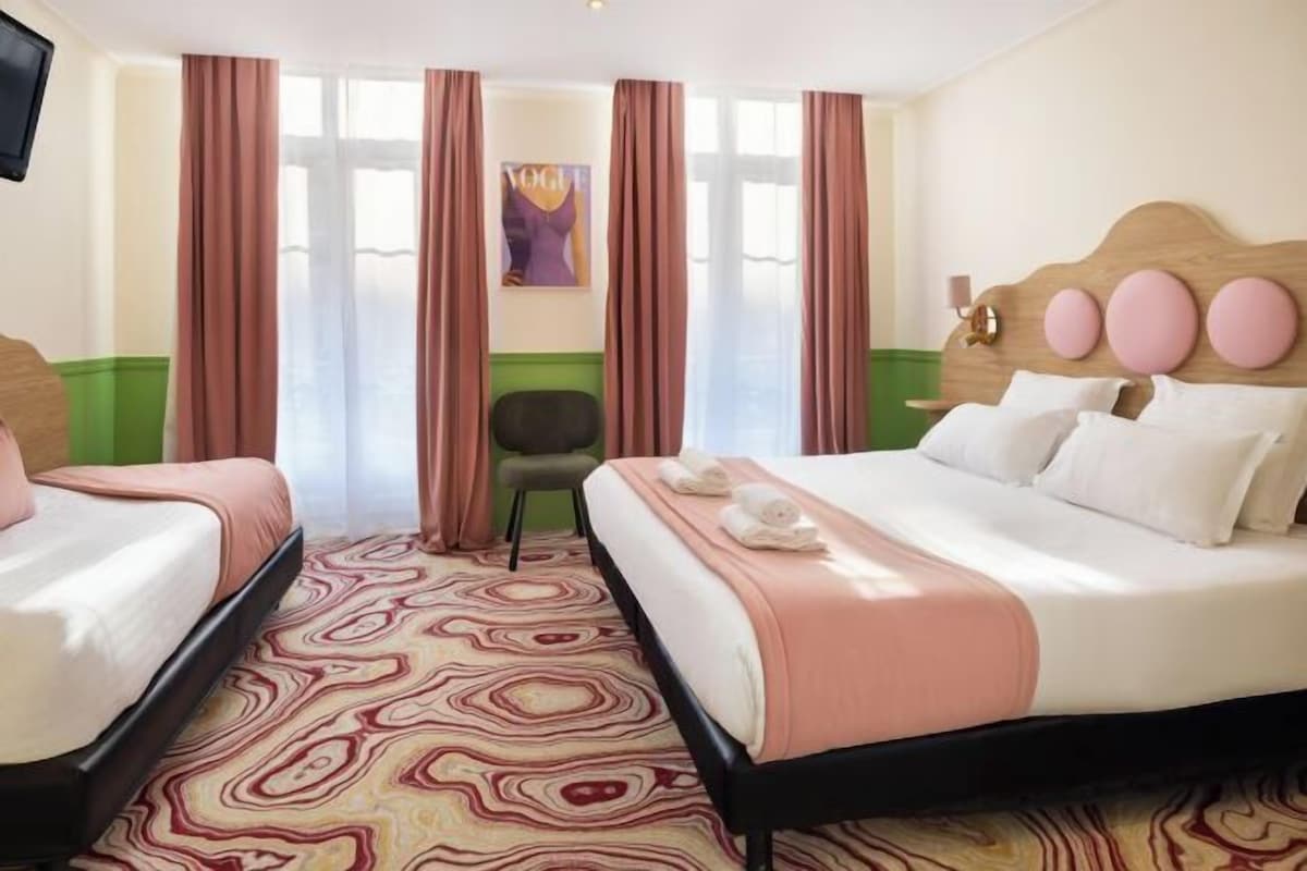 Hochwertige Bettwaren, Pillowtop-Betten, Zimmersafe, Schreibtisch