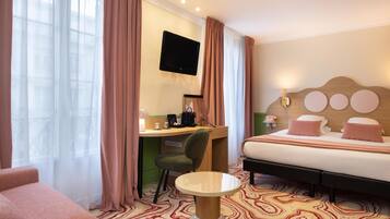 Junior Suite, 1 King Bed, Non Smoking (Twin bed on request;with Sofabed) | Premium bedding, pillowtop beds, in-room safe, desk