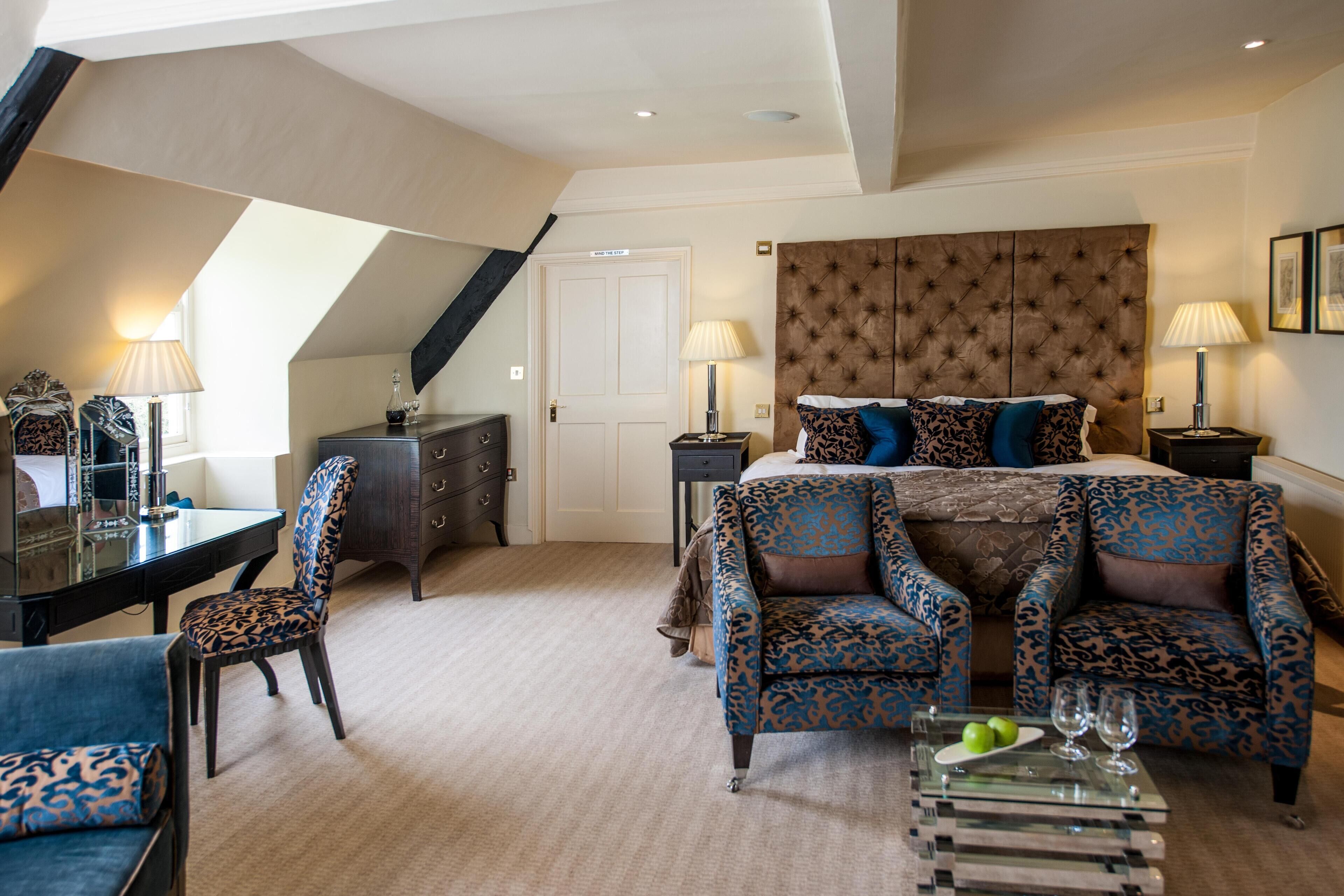 junior suite | 1 bedroom, hypo-allergenic bedding, in-room safe, individually decorated