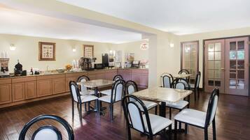 Free daily continental breakfast