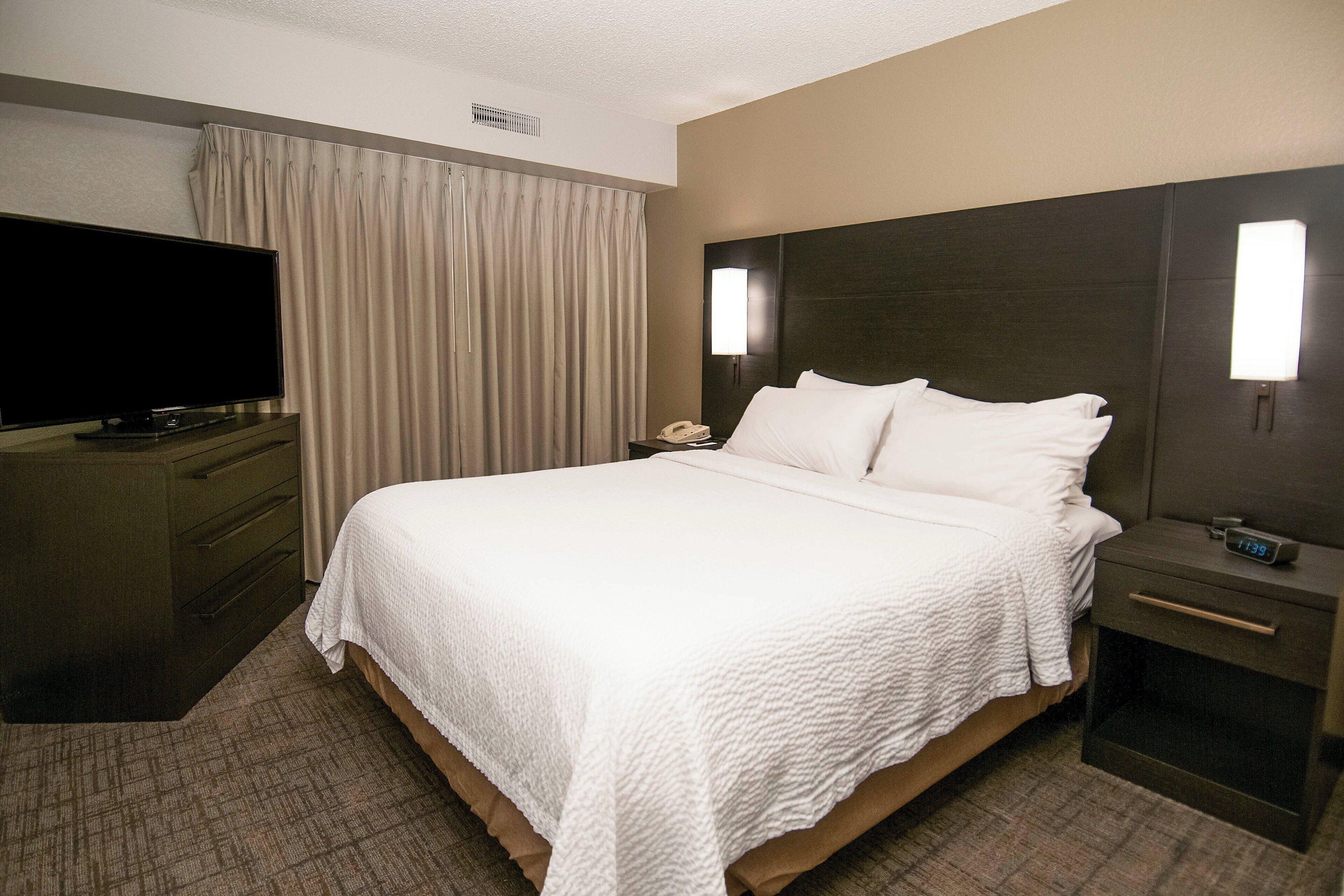 In-room safe, desk, iron/ironing board, free WiFi