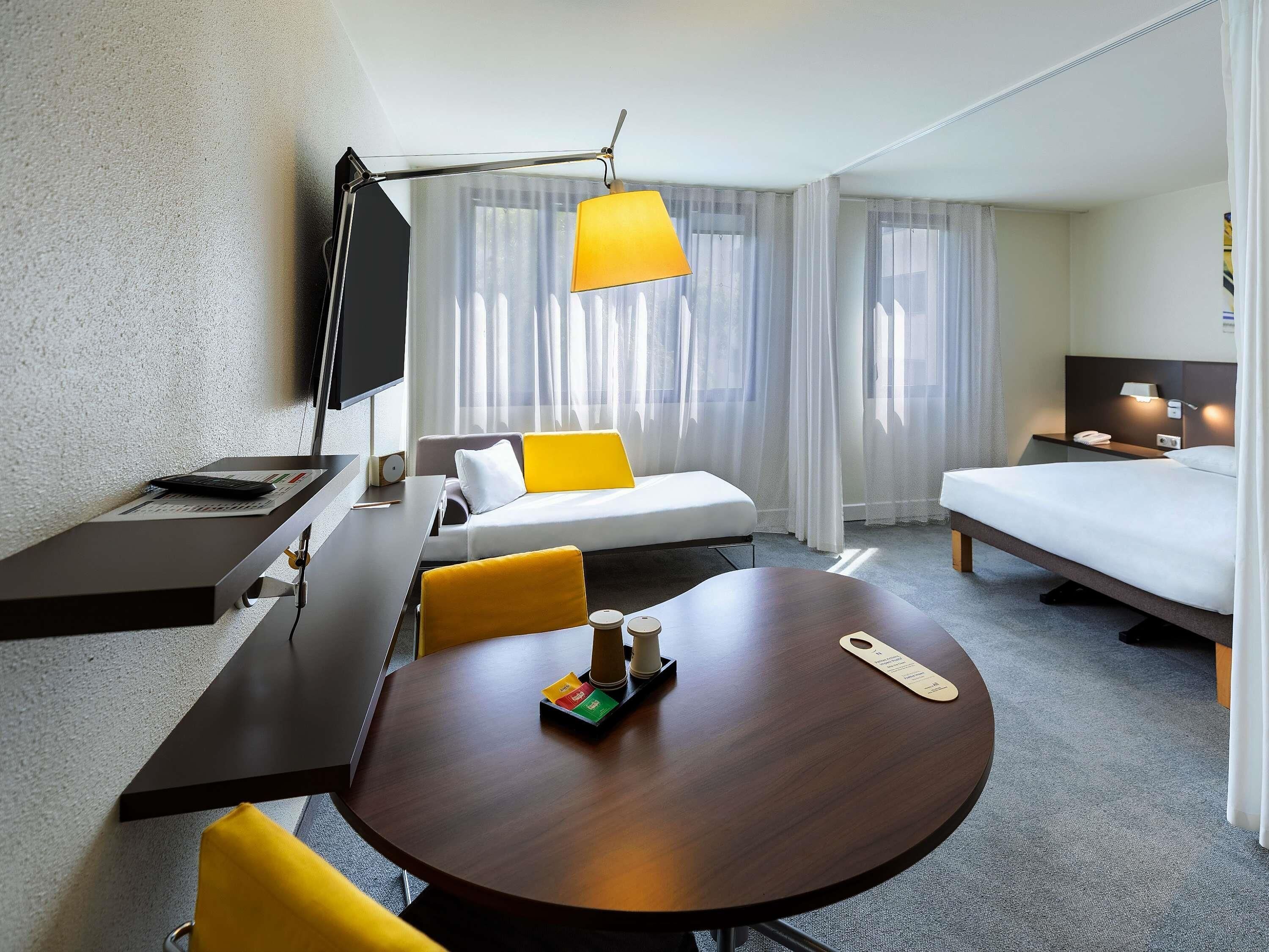 Superior suite, 1 tweepersoonsbed met slaapbank | Luxe beddengoed, een kluis op de kamer, een bureau