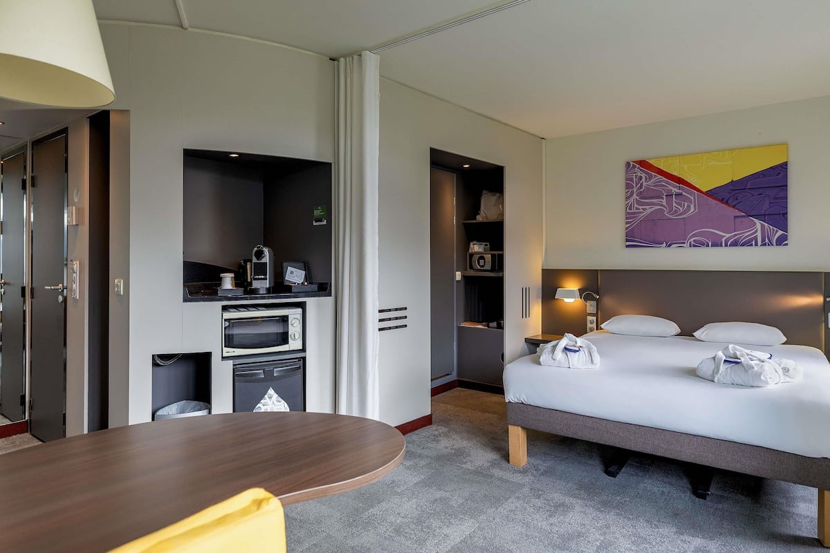 Literie de qualité supérieure, coffres-forts dans les chambres, bureau