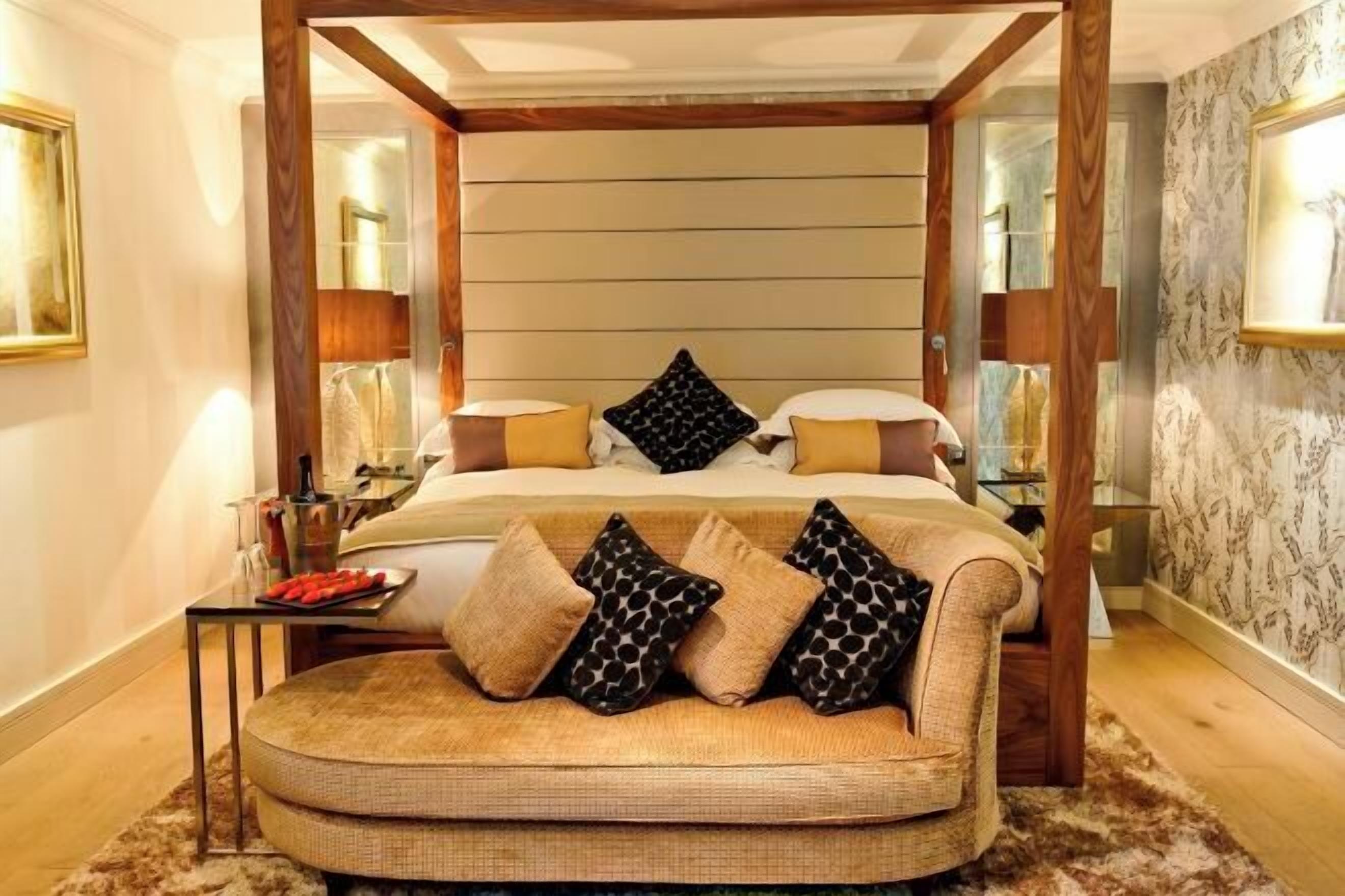 Literie hypoallergénique, bureau, rideaux occultants