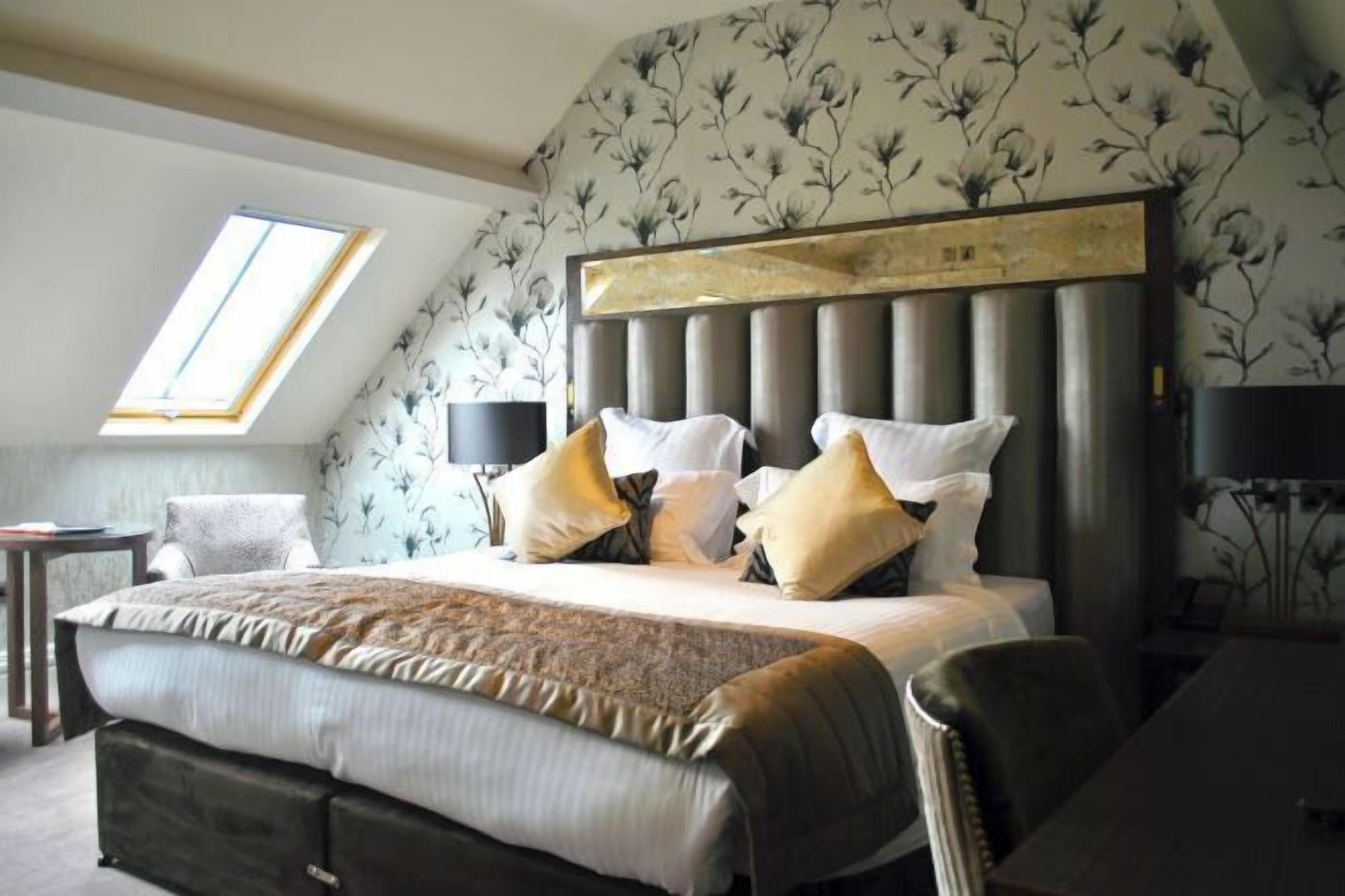 Literie hypoallergénique, bureau, rideaux occultants