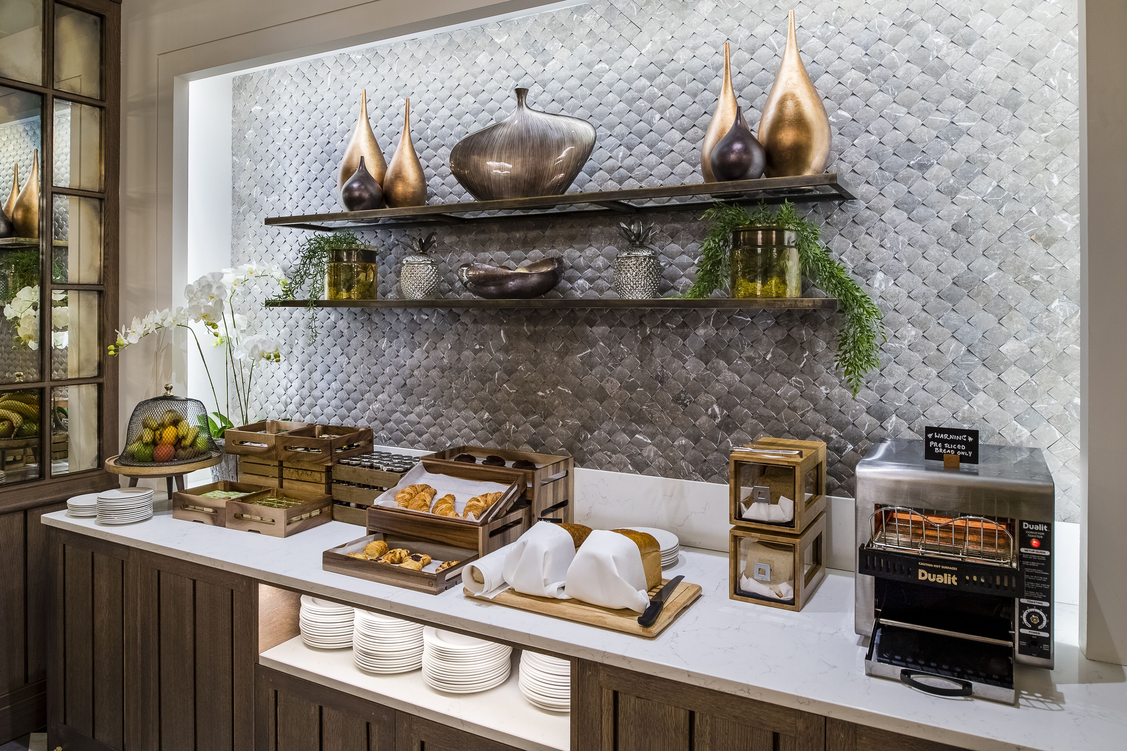 daily full breakfast (gbp 20.00 per person)