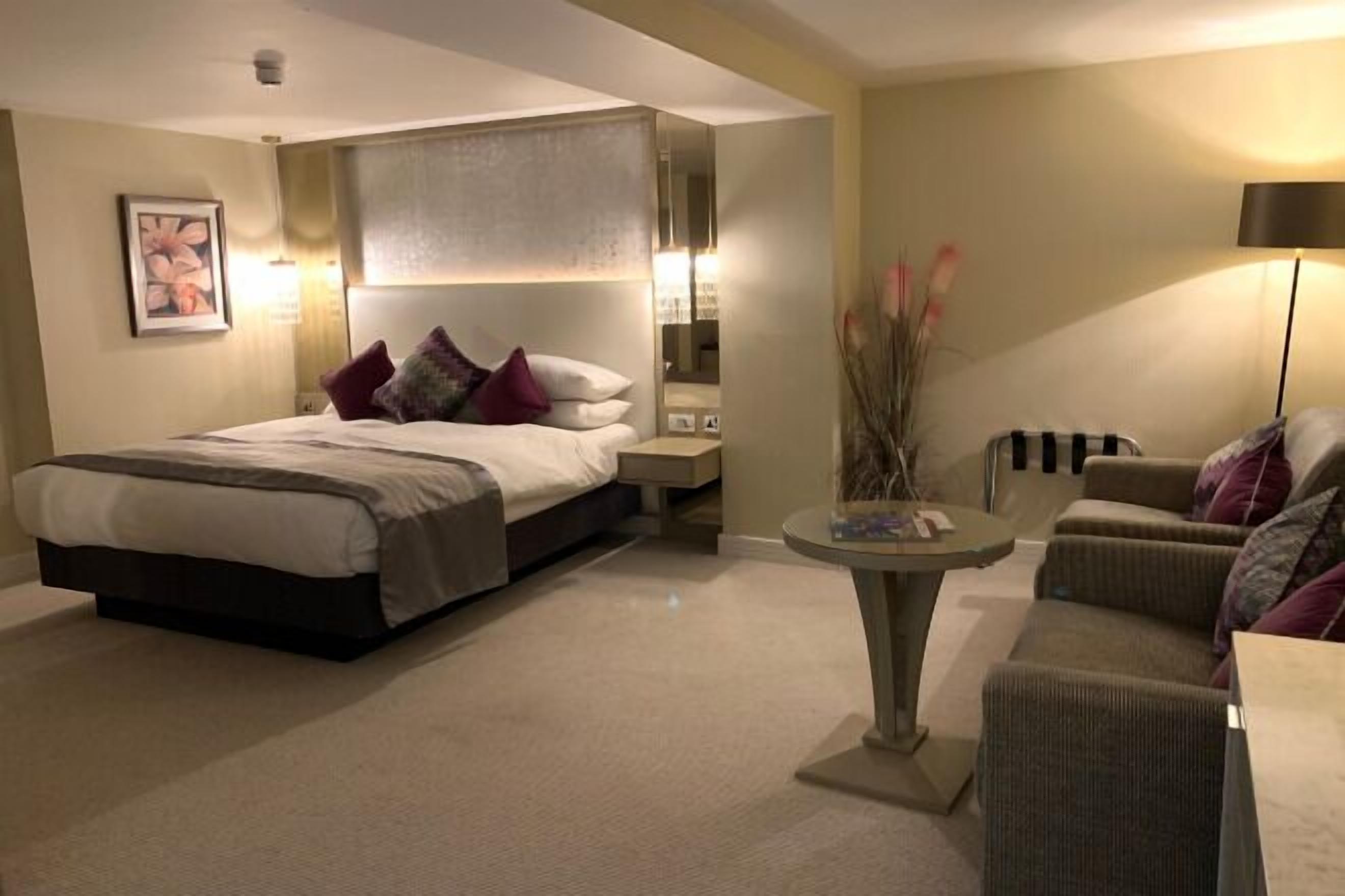 Literie hypoallergénique, bureau, rideaux occultants