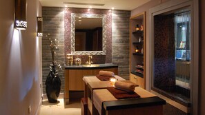 Couples treatment room(s), sauna, hot tub, steam room, body treatments