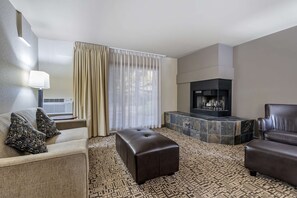 고급 침구, 메모리폼 침대, 객실 내 금고, 책상