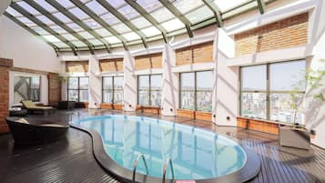 Indendørs pool