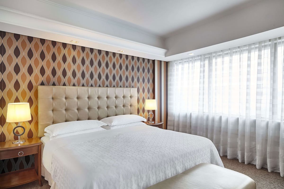 미니바, 객실 내 금고, 책상, 노트북 작업 공간