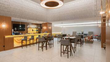 Lobby-lounge