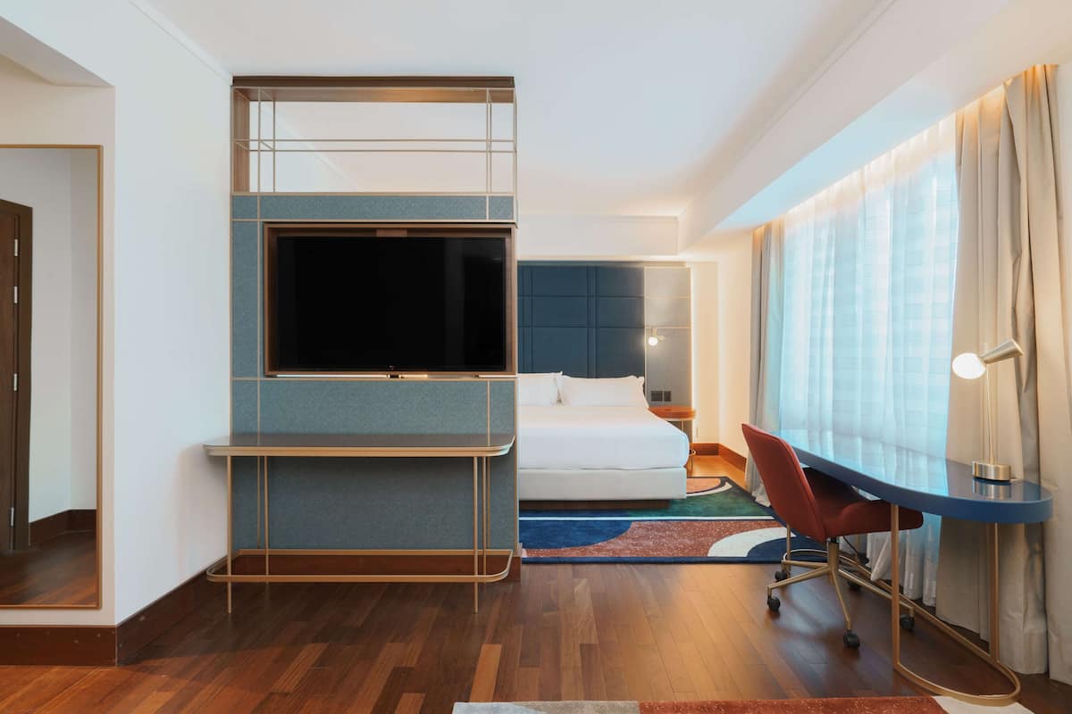 Chambre Prestige, 1 très grand lit | Minibar, coffre-fort, bureau