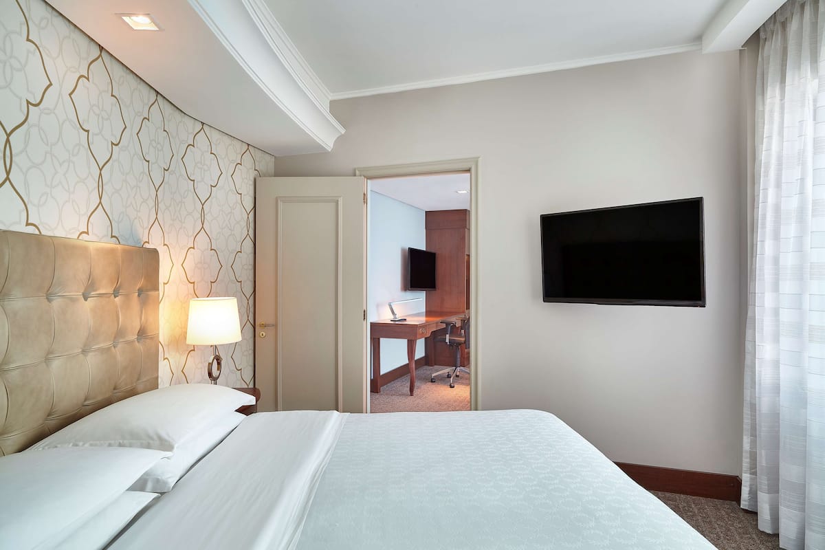 Suite, 1 chambre | Minibar, coffre-fort, bureau
