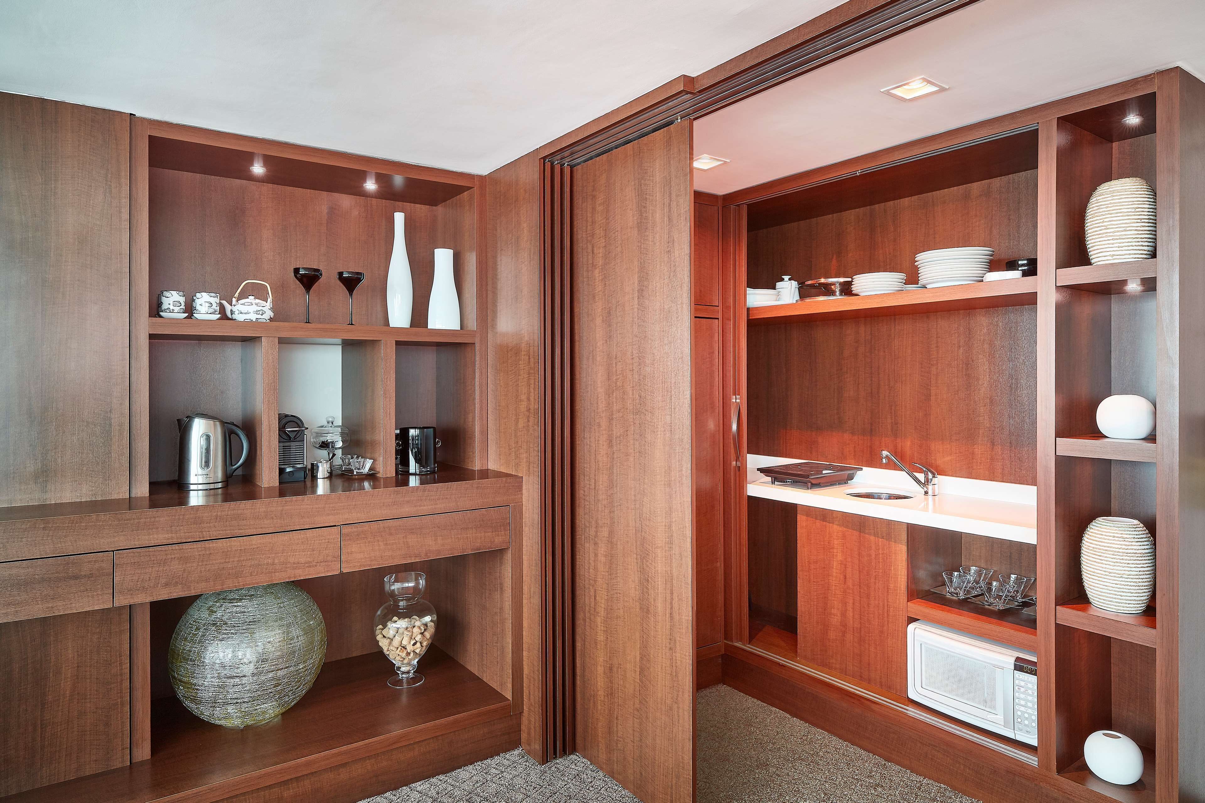 presidential suite, 1 bedroom | minibar