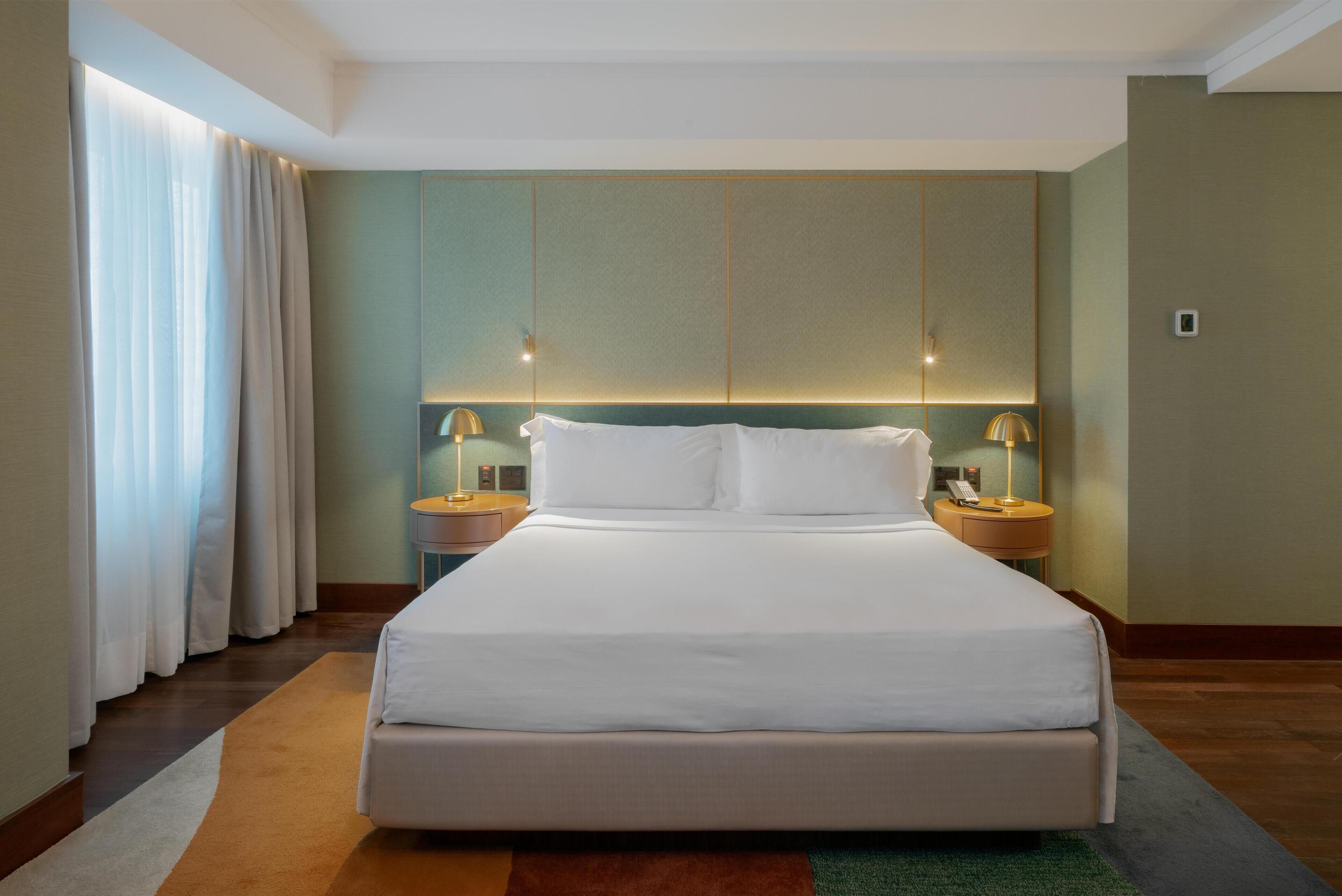 Presidential Suite, 1 Bedroom | Minibar, in-room safe, desk, laptop workspace