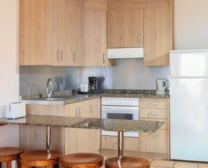 Apartment, 2 Bedrooms (4 ADULTS + 2 CHILDREN) | Private kitchen | Fridge, oven, stovetop, coffee/tea maker