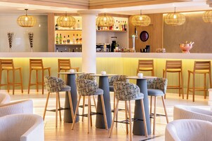 Bar (en el alojamiento)