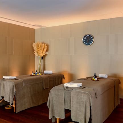 Couples treatment rooms, body treatments, body wraps, body scrubs