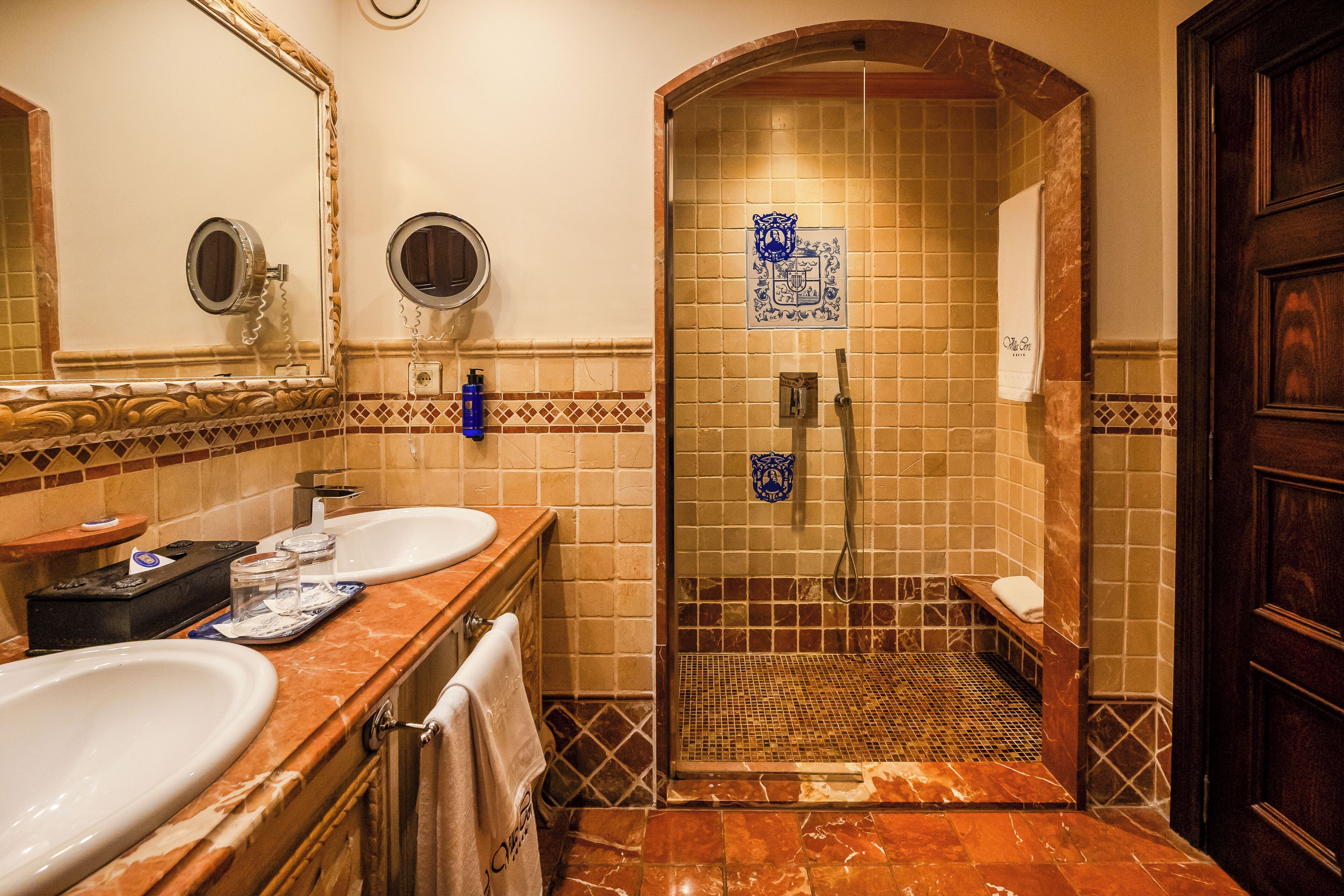 combined shower/bathtub, free toiletries, hair dryer, bathrobes