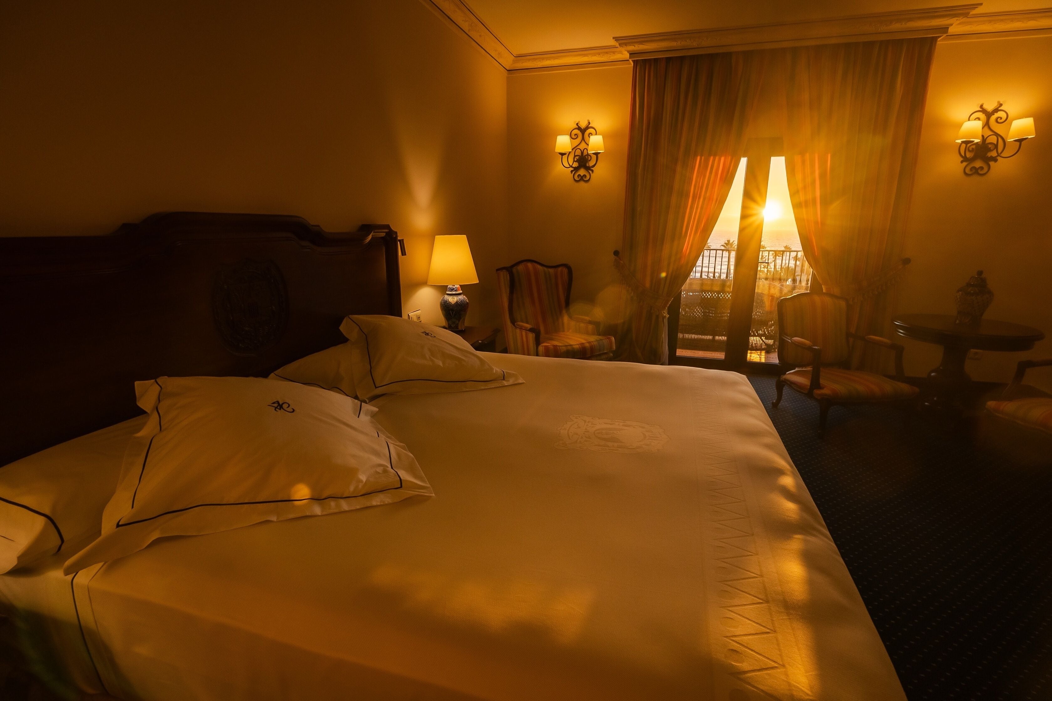 Suite, vista oceano | Minibar, una cassaforte in camera, una scrivania, tende oscuranti