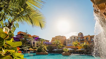 Outdoor pool, pool loungers