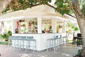 Snack bar