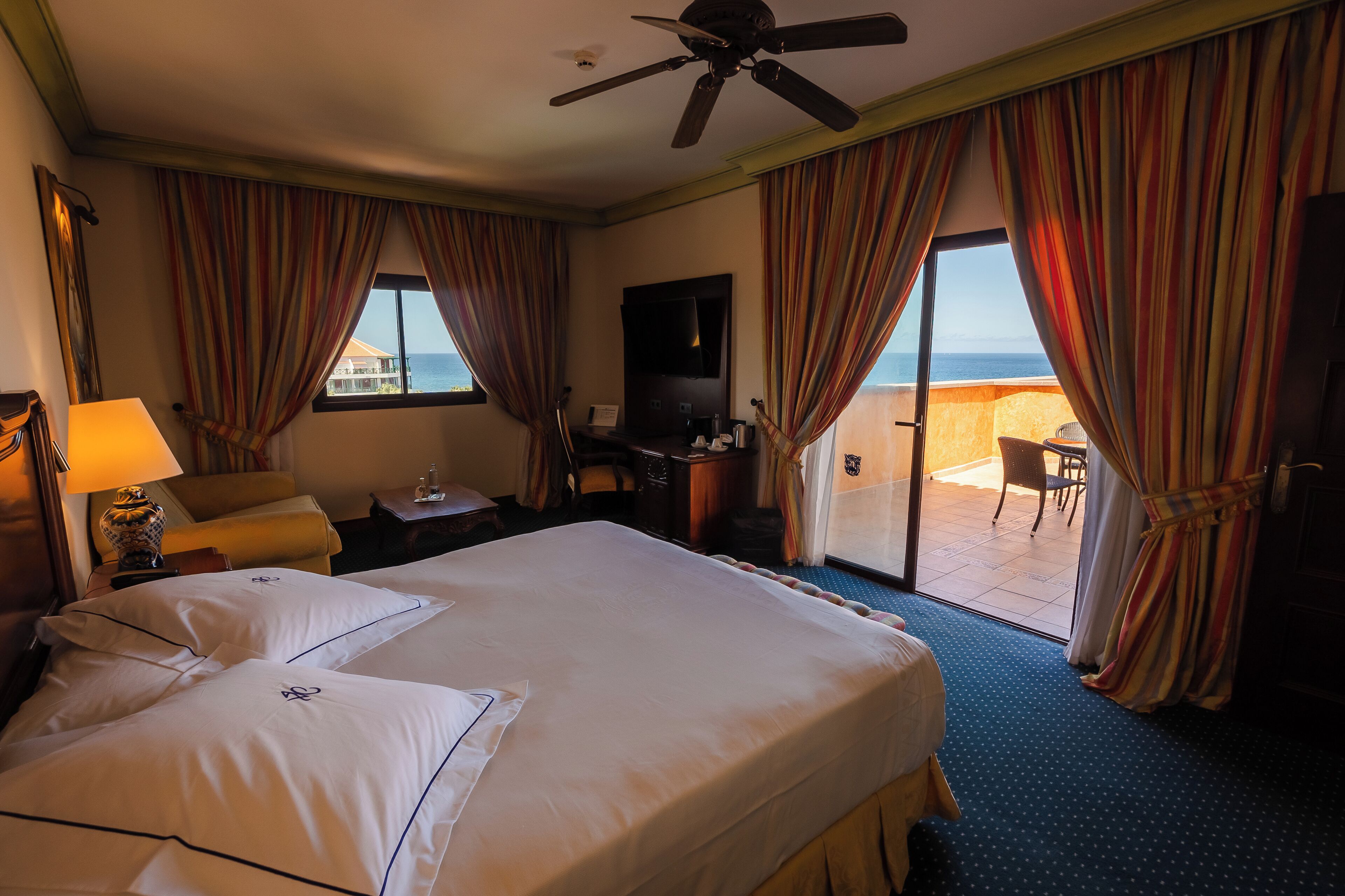 double room, ocean view | minibar, in-room safe, desk, blackout curtains