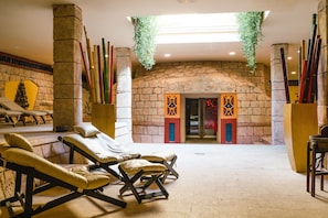 Sauna, hot tub, Turkish bath/hammam, body treatments, hydrotherapy