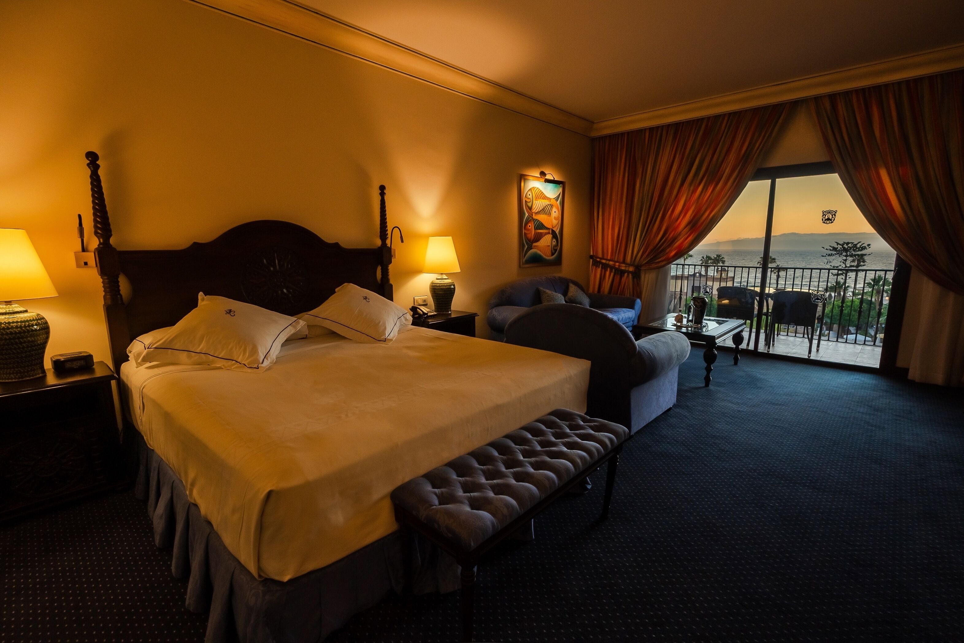 Camera doppia, vista oceano | Minibar, una cassaforte in camera, una scrivania, tende oscuranti