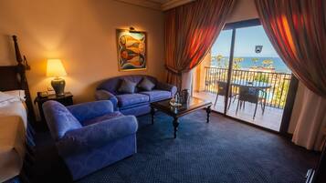 Camera doppia, vista oceano | Minibar, una cassaforte in camera, una scrivania, tende oscuranti