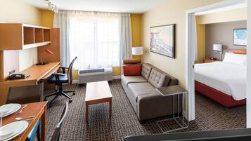 1 bedroom, down duvets, desk, laptop workspace