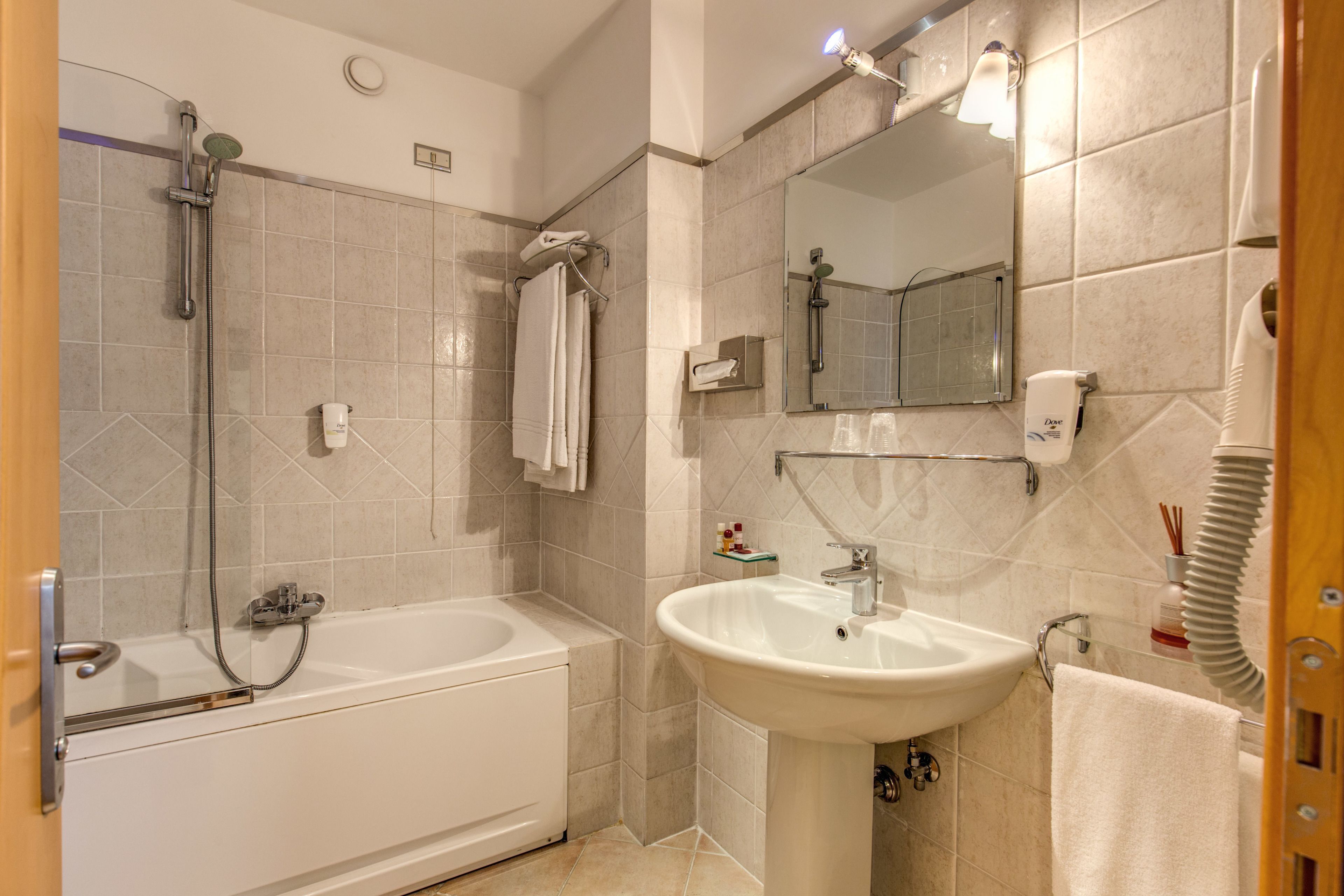 standard triple room, multiple beds | bathroom | shower, free toiletries, hair dryer, bidet
