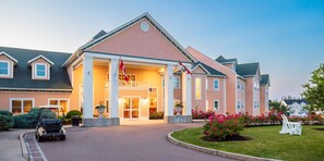 Front of property - evening/night - Rodd Crowbush Golf & Beach Resort (West Saint Peters)