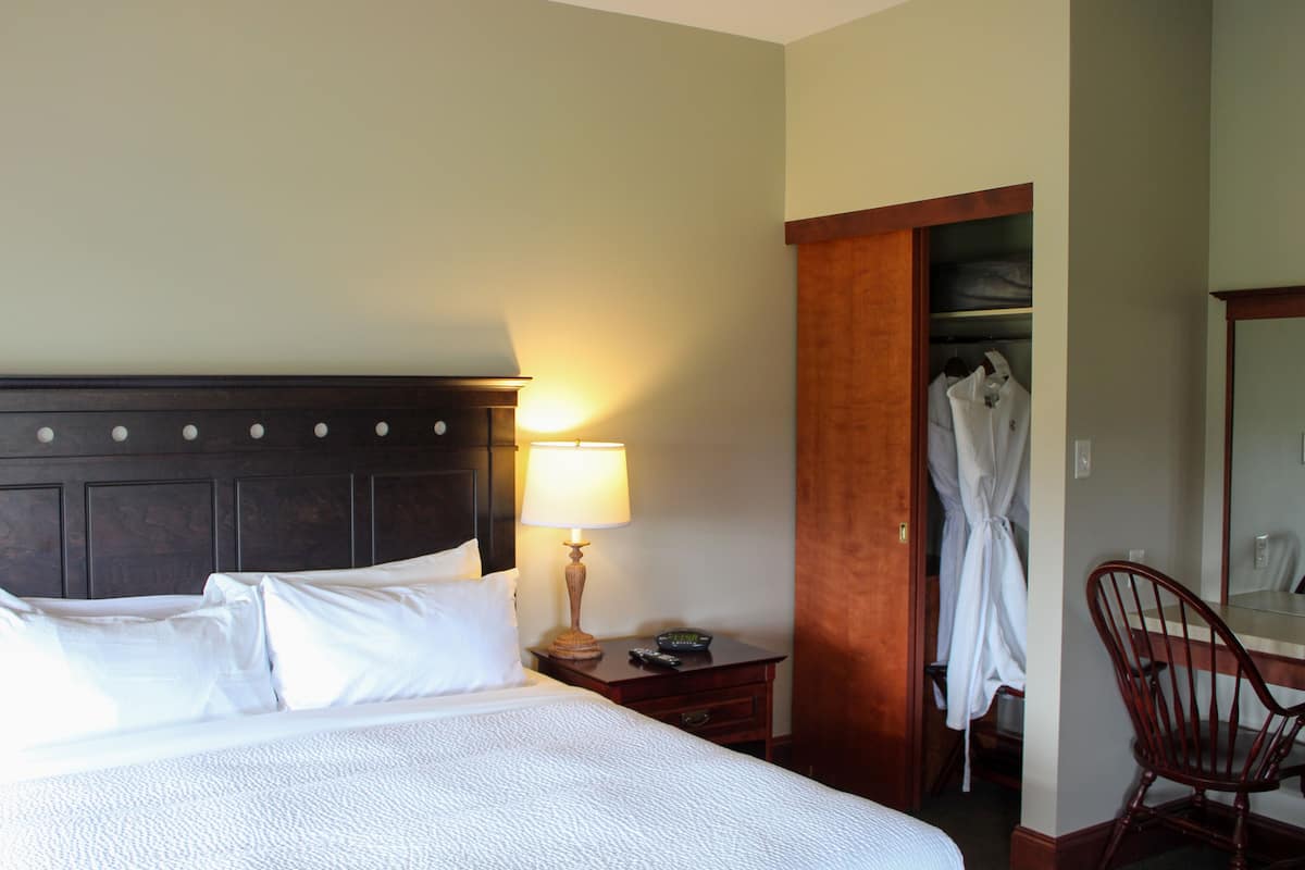 1 bedroom, hypo-allergenic bedding, pillow-top beds, in-room safe