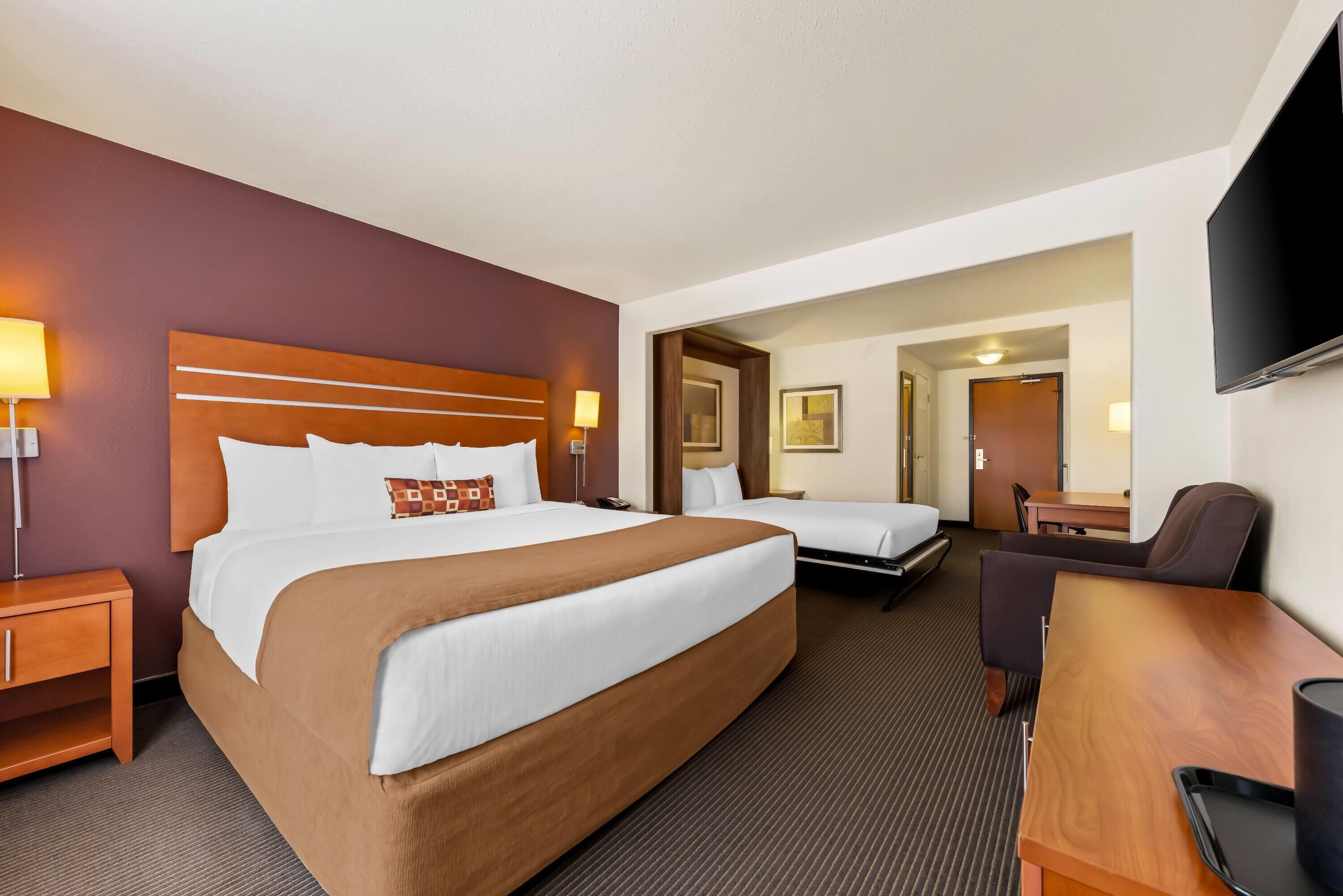 Pillowtop beds, in-room safe, desk, laptop workspace