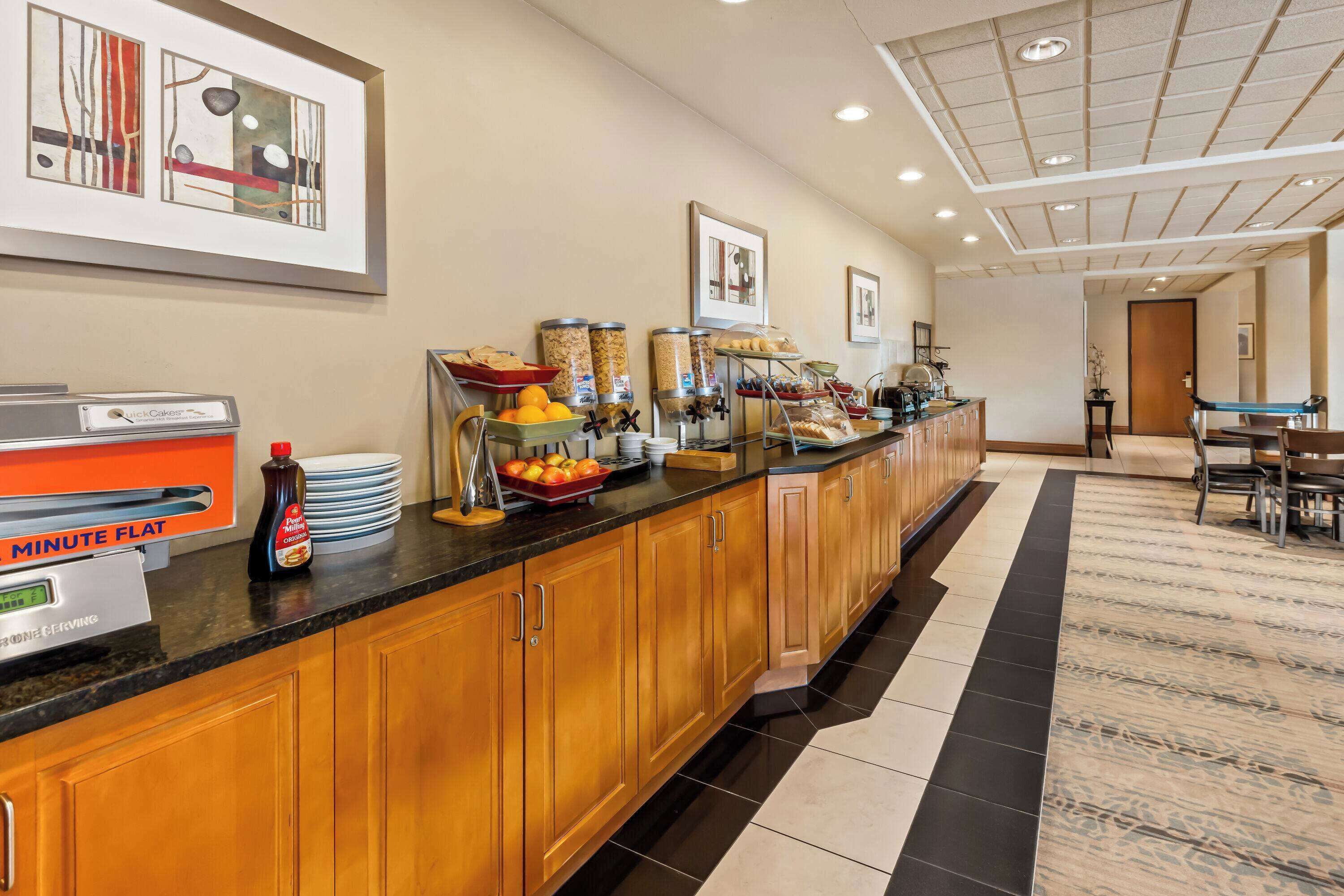 free daily continental breakfast