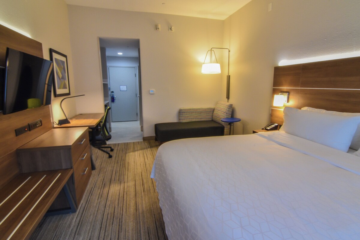 Literie de qualité, couette en duvet, coffre-fort, bureau