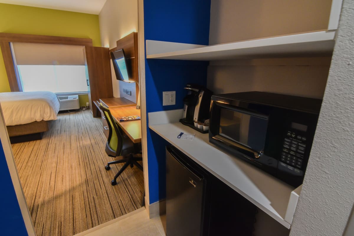 1 bedroom, premium bedding, down duvets, in-room safe