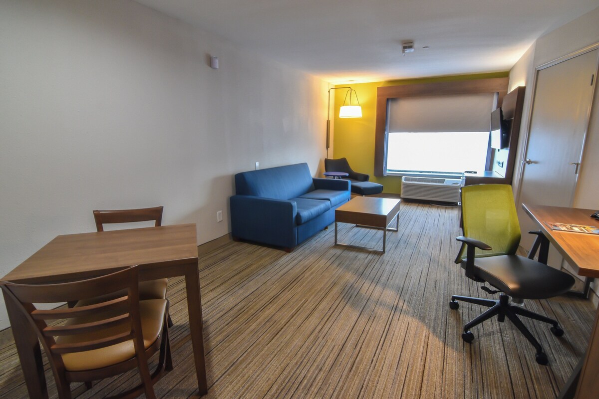 Literie de qualité, couette en duvet, coffre-fort, bureau