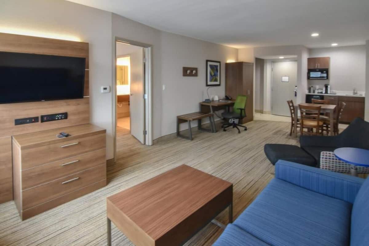 Living area | Flat-screen TV