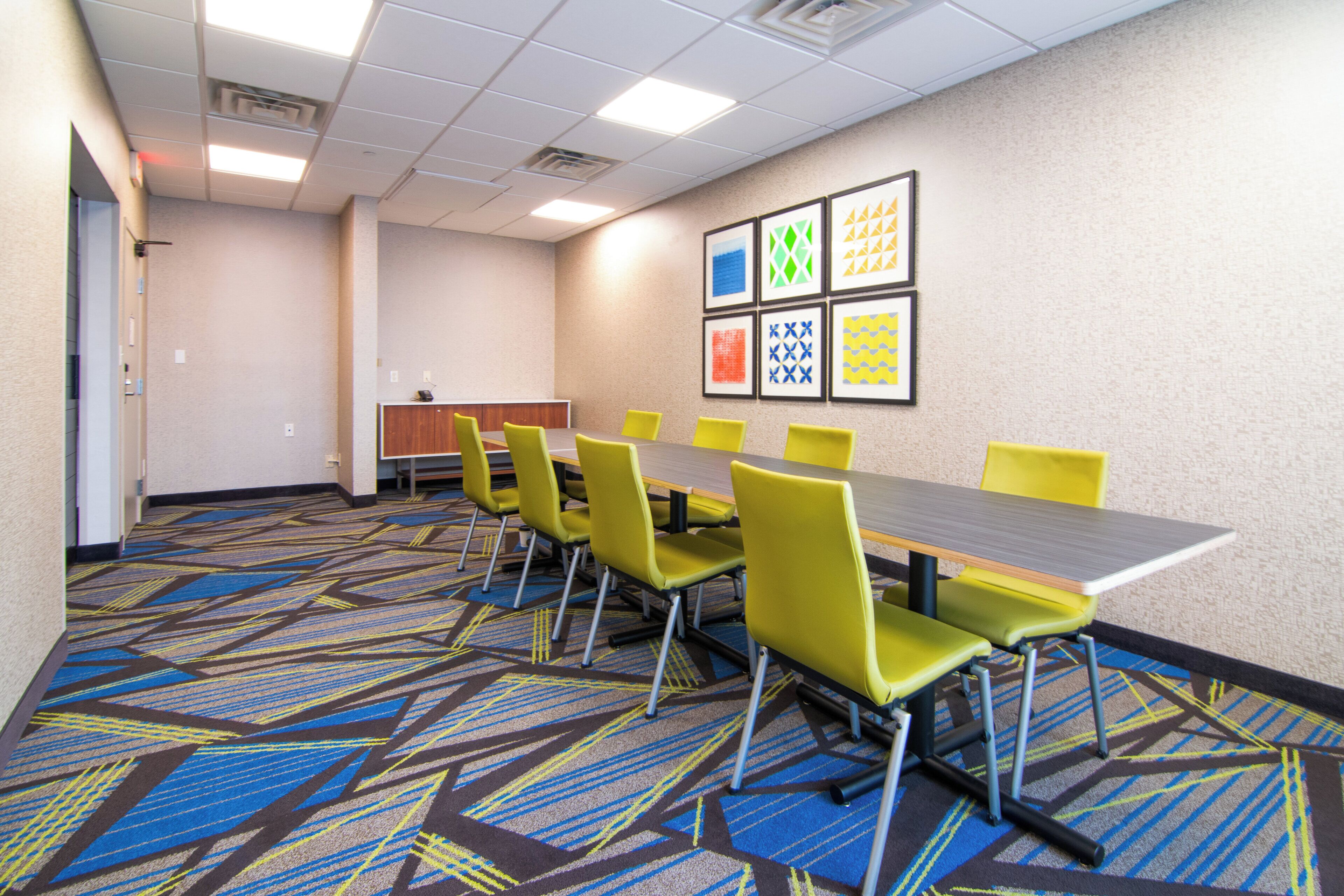 Photo - Holiday Inn Express & Suites Indianapolis Northwest by IHG