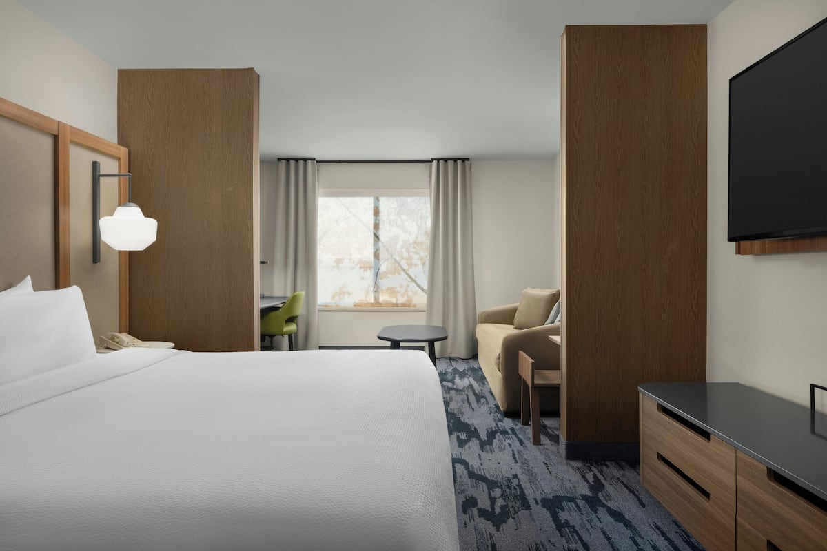 1 bedroom, in-room safe, desk, laptop workspace