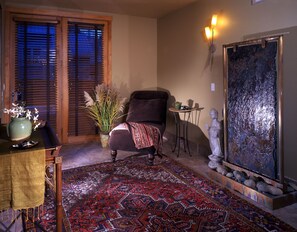 Aromatherapie, Warmsteinmassagen, Tiefengewebe-Massagen