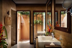 Premier Pool Villa | Bathroom | Separate tub and shower, hair dryer, bathrobes, slippers - Bo Phut Resort & Spa (Koh Samui)