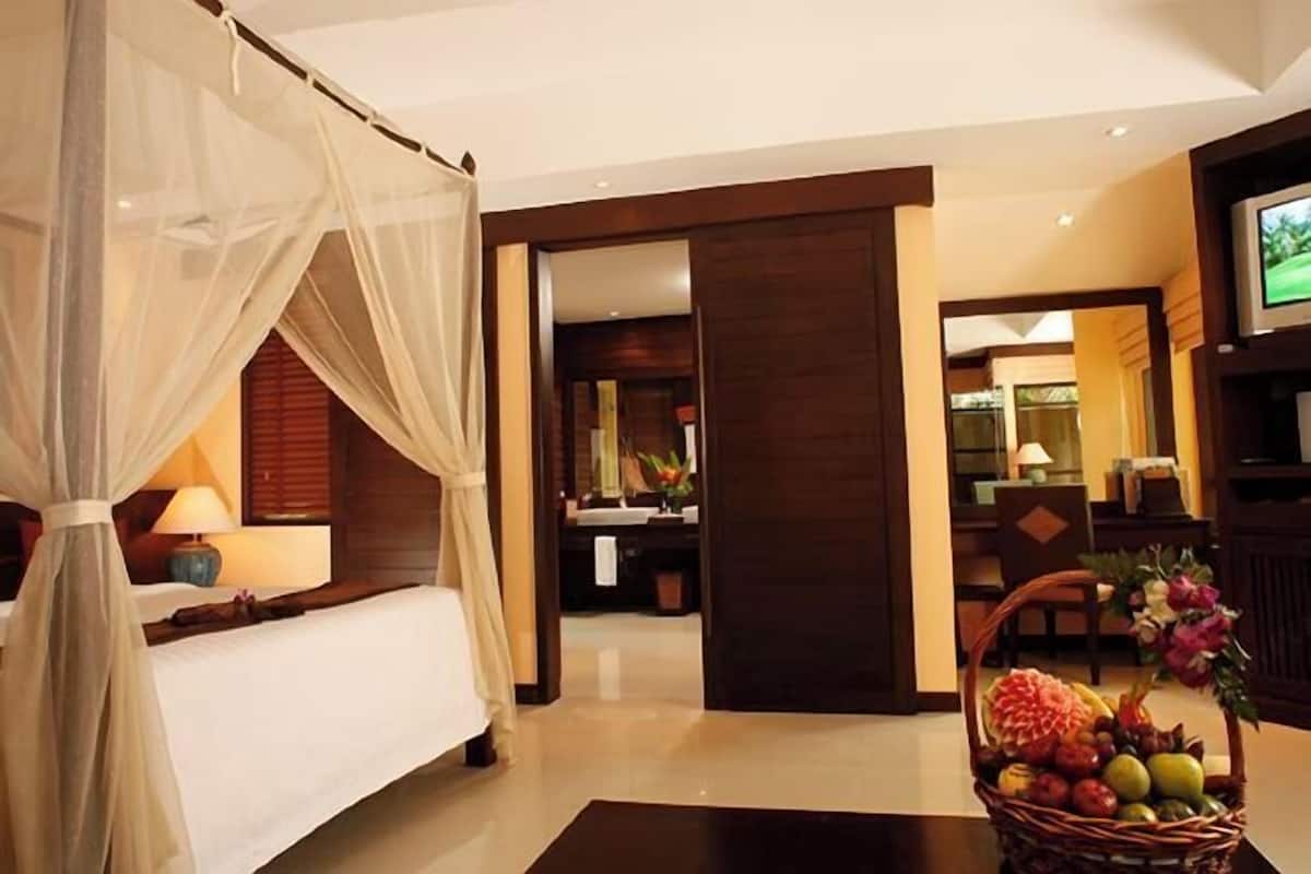 Premium bedding, Select Comfort beds, minibar, in-room safe