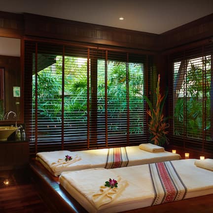 Hot tub, body treatments, mud baths, aromatherapy, body wraps