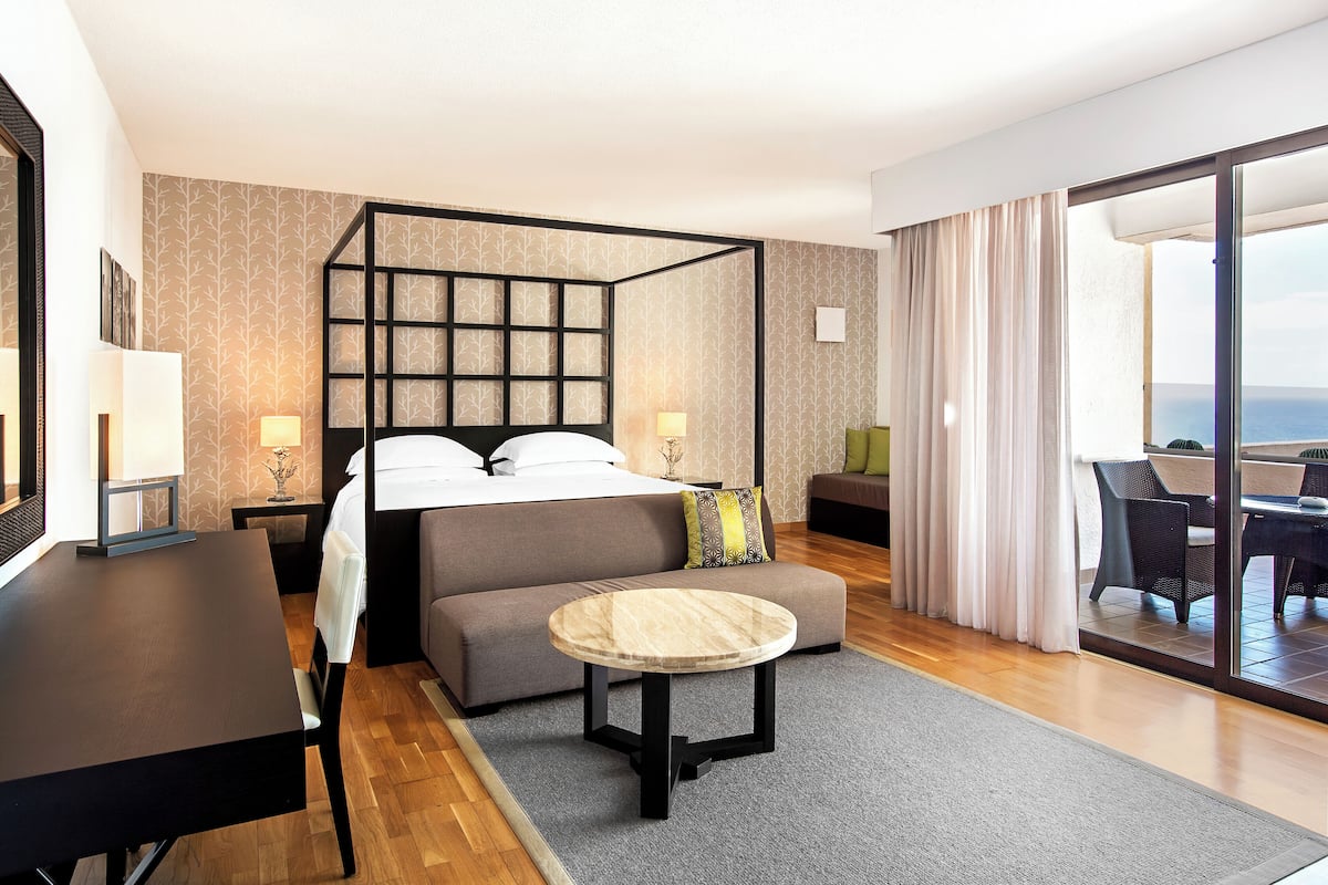 Junior Suite, 1 Bedroom, Sea View | 1 bedroom, premium bedding, memory foam beds, minibar